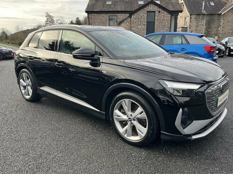 Audi Q4 E Tron Q4 S Line 40 E-tron 150,00 Kw Black