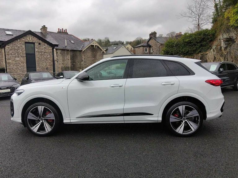 Audi Q5 Suv Edition 1 Tdi Quattro 204 Ps S Tronic PJ75WNF White #4