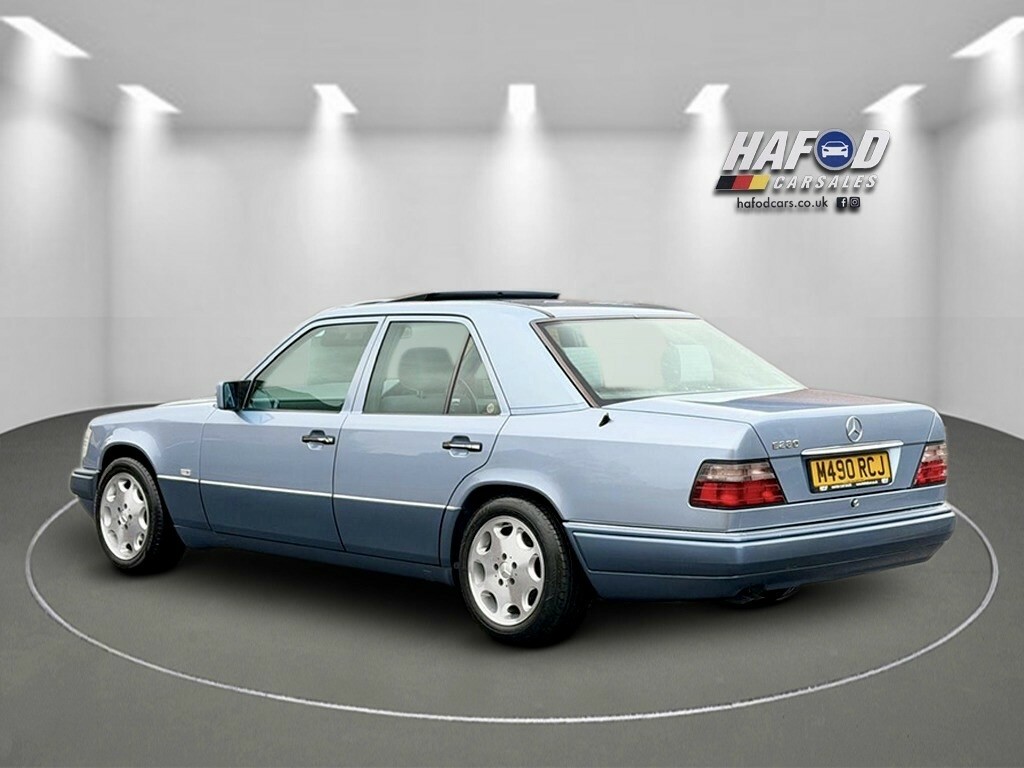 Mercedes-Benz E Class -- M490RCJ Blue #5