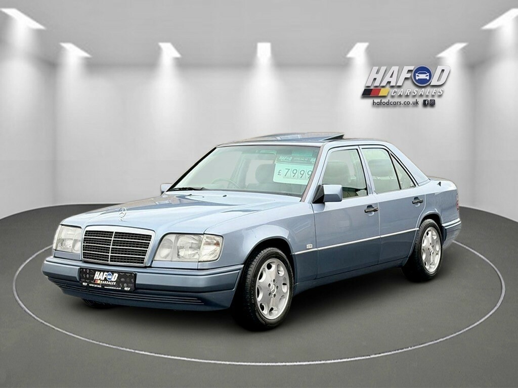 Mercedes-Benz E Class -- M490RCJ Blue #3