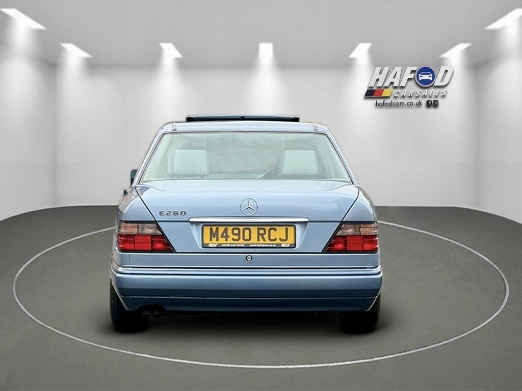Mercedes-Benz E Class -- M490RCJ Blue #6