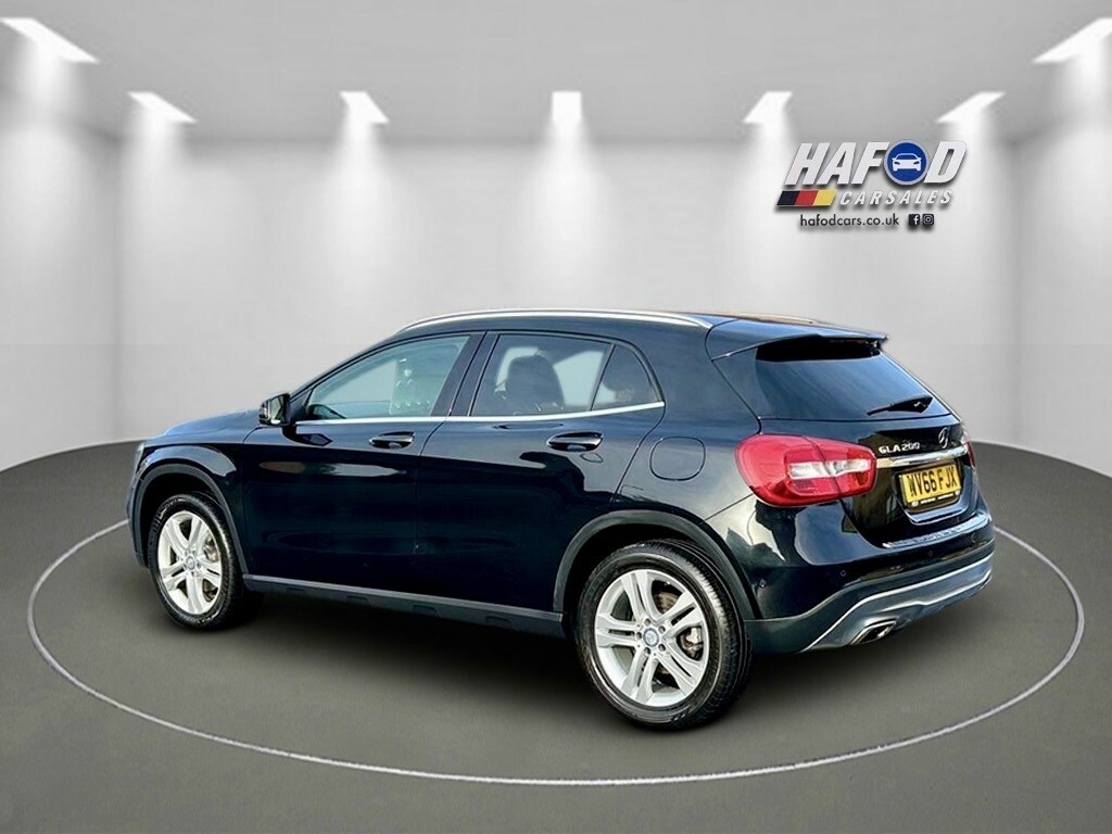 Mercedes-Benz 200 Gla Sport Executive Black #5