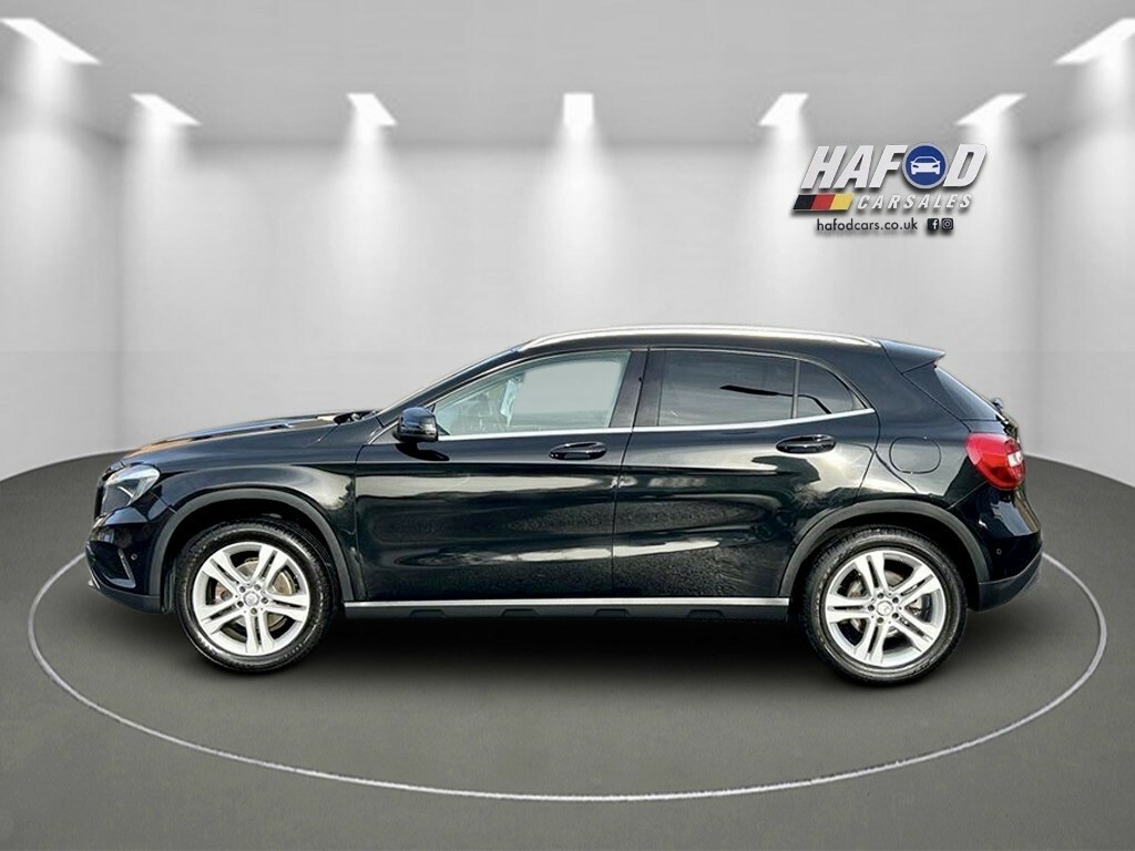 Mercedes-Benz 200 Gla Sport Executive Black #4