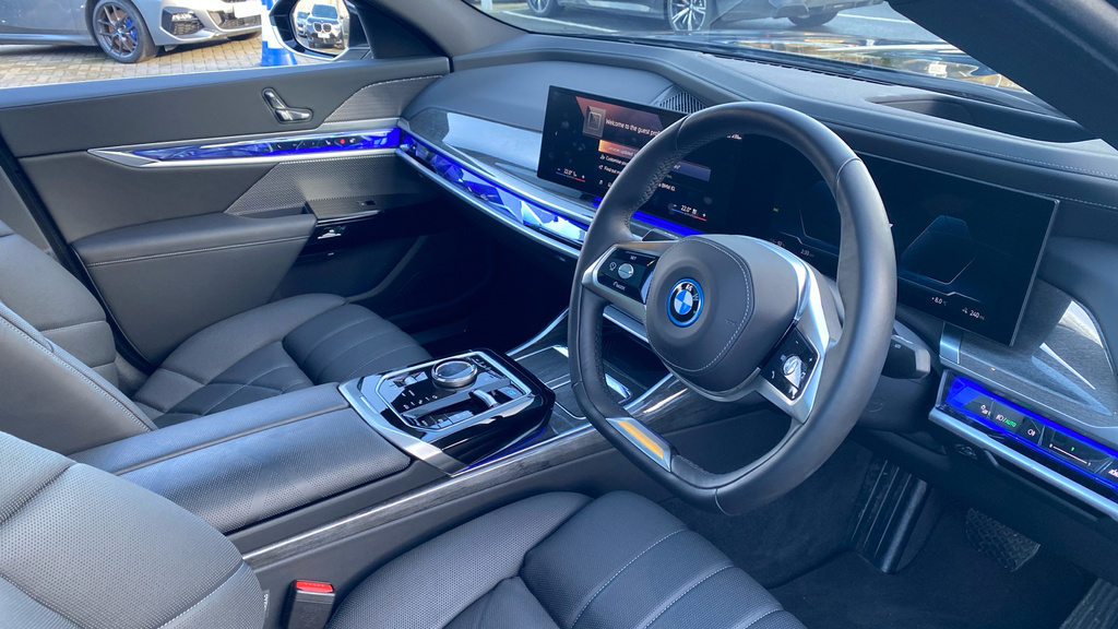 BMW i7 60 105.7Kwh Excellence Pro Xdrive Black #6