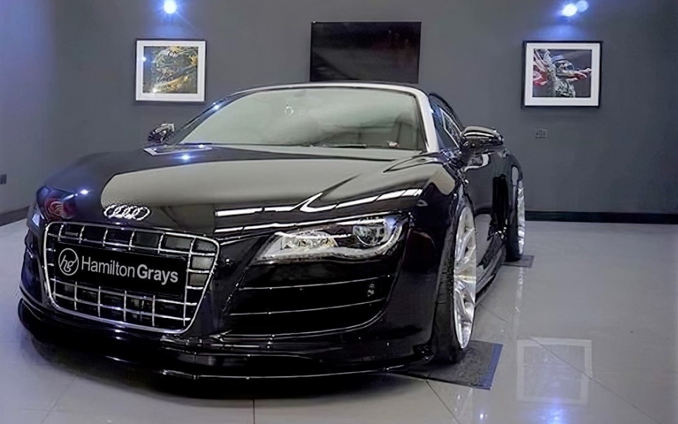 Audi R8 Petrol Black