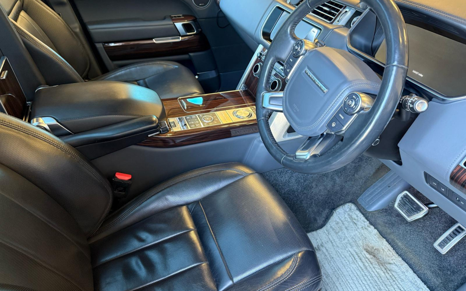 Land Rover Range Rover Diesel Black #3