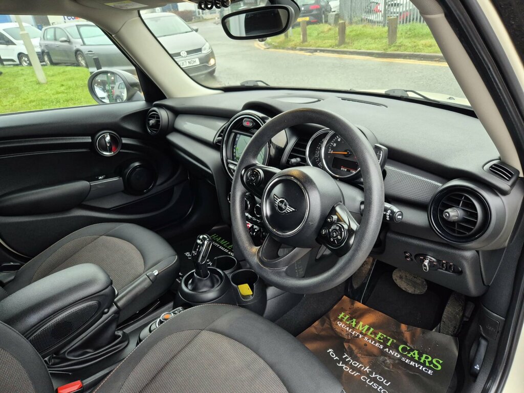 Mini Hatch 1.5 Cooper Classic Hatchback Steptronic KO19XWN White #5