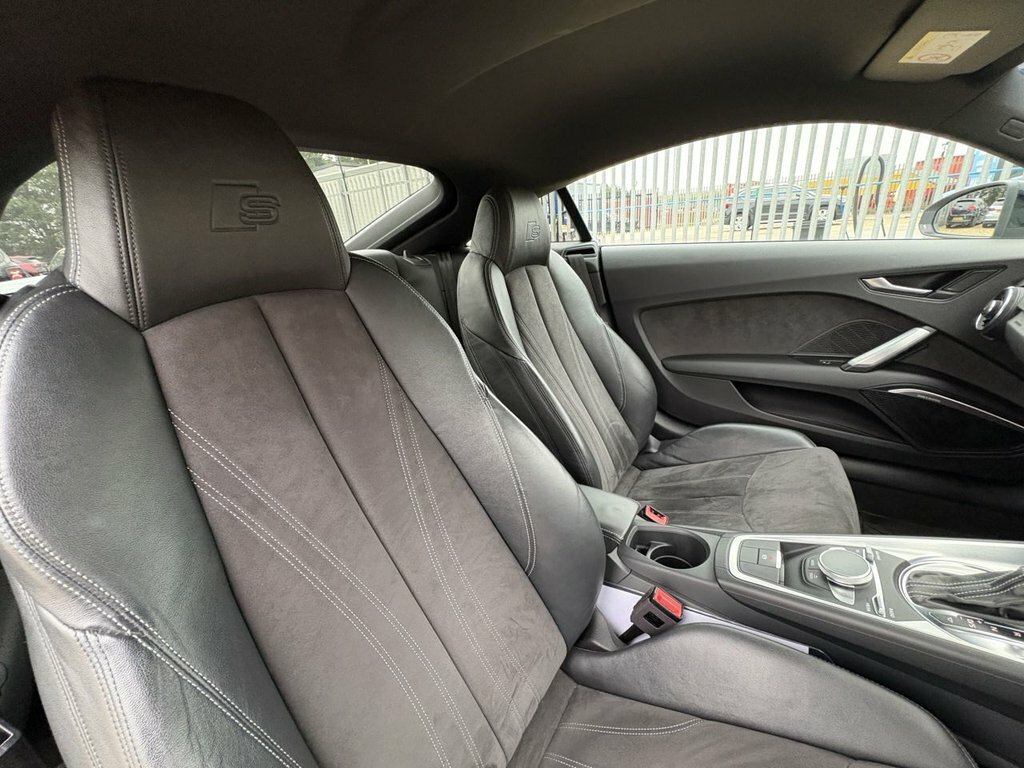 Audi TT 2L Black Edition Silver #4