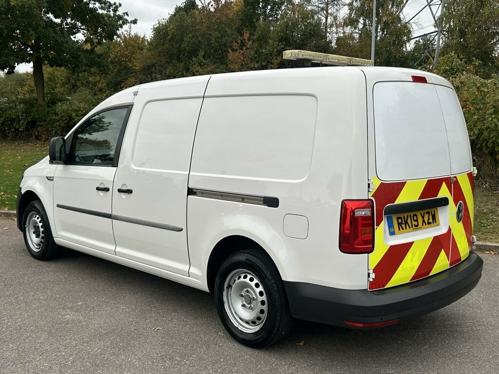 Volkswagen Caddy Maxi 2L Startline 6Dr RK19XZW White #6