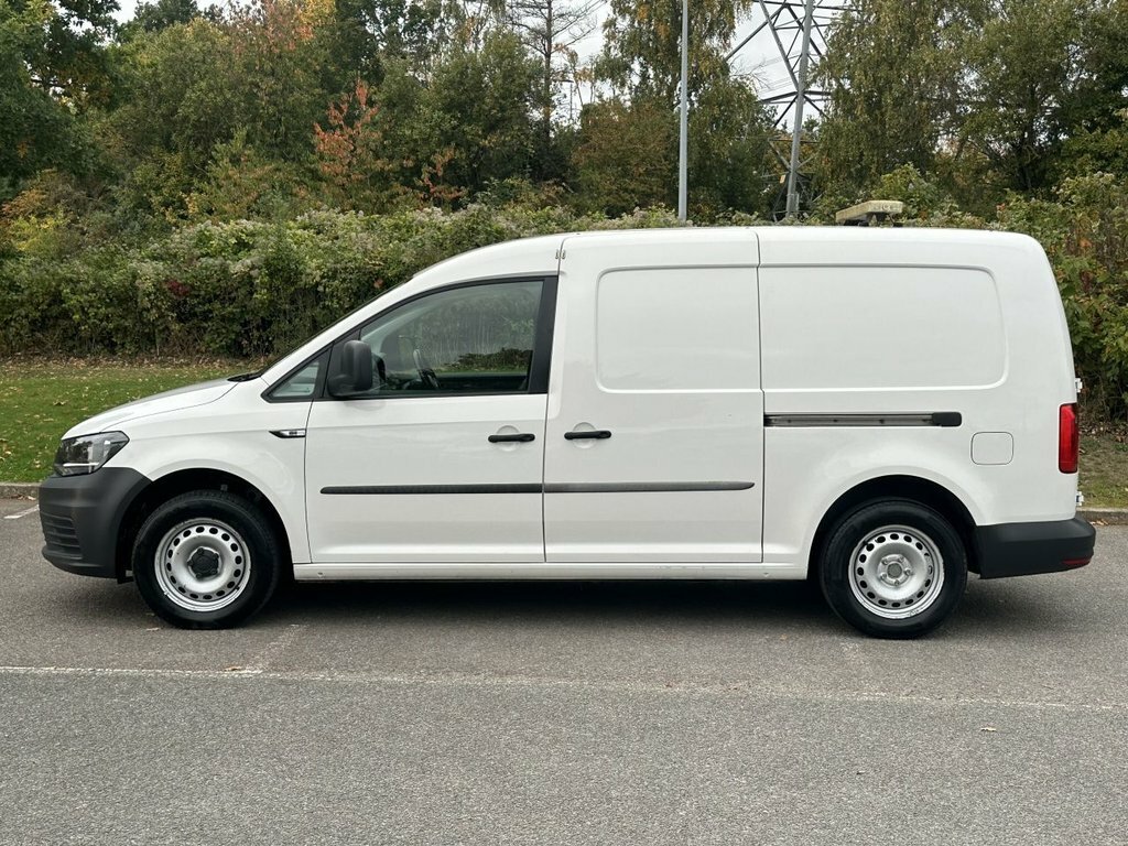 Volkswagen Caddy Maxi 2L Startline 6Dr RK19XZW White #5