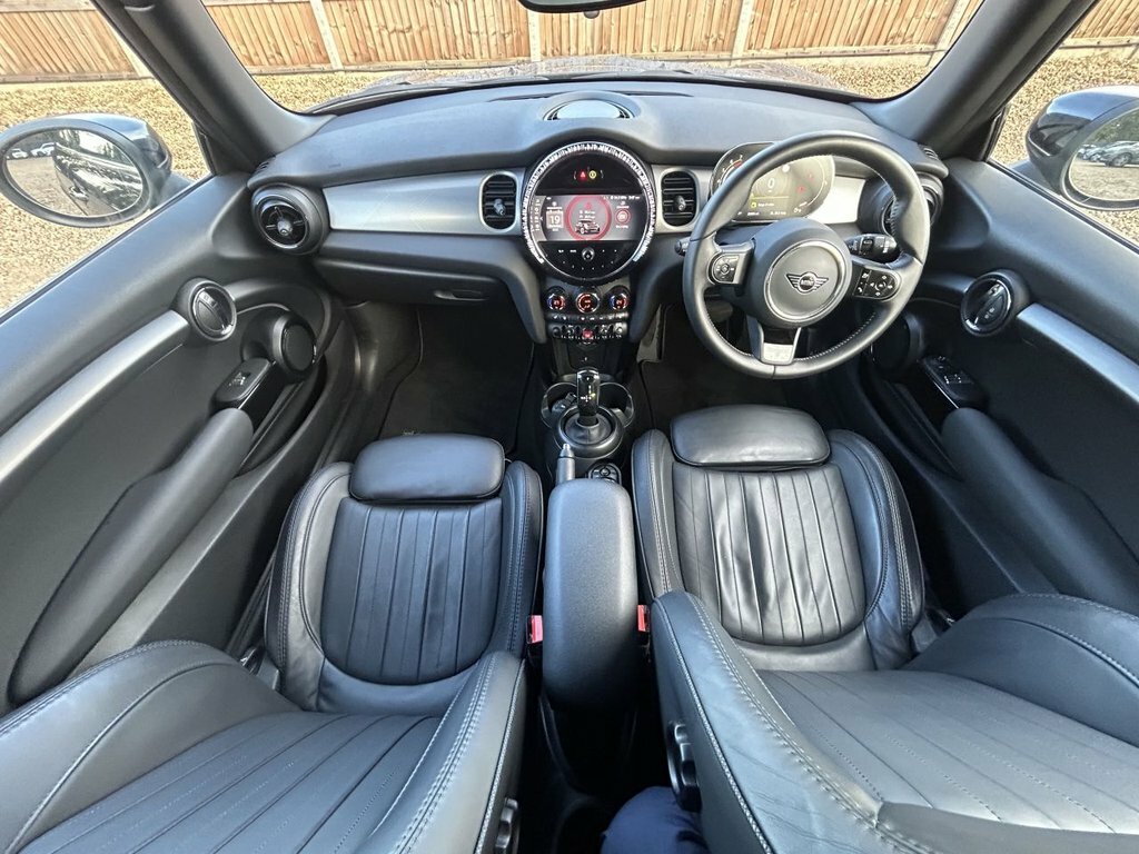 Mini Hatch 1.5L Cooper Exclusive SG72XEK Black #4