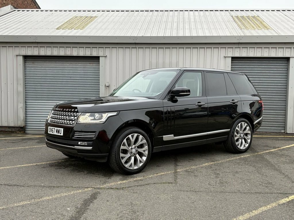 Land Rover Range Rover 3L Autobiography 5dr OV67MWU Black #4