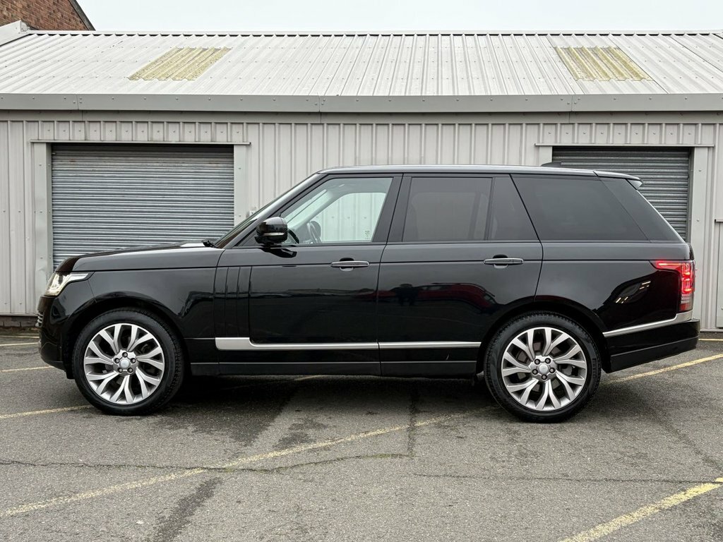 Land Rover Range Rover 3L Autobiography 5dr OV67MWU Black #5