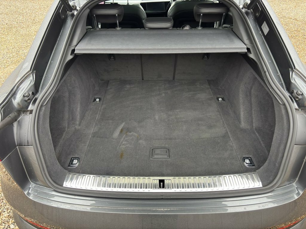 Audi E-tron E-tron Sportback 55 Launch Edition Quattro YX70YOA Grey #6