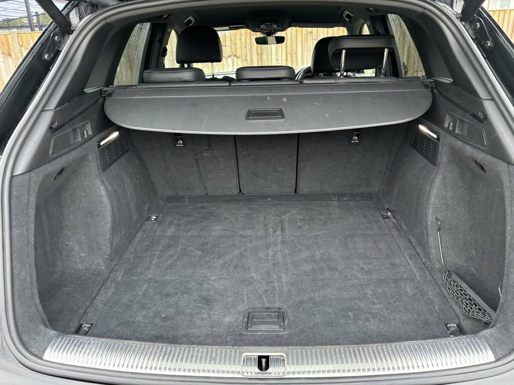 Audi Q5 2L S Line Black #4