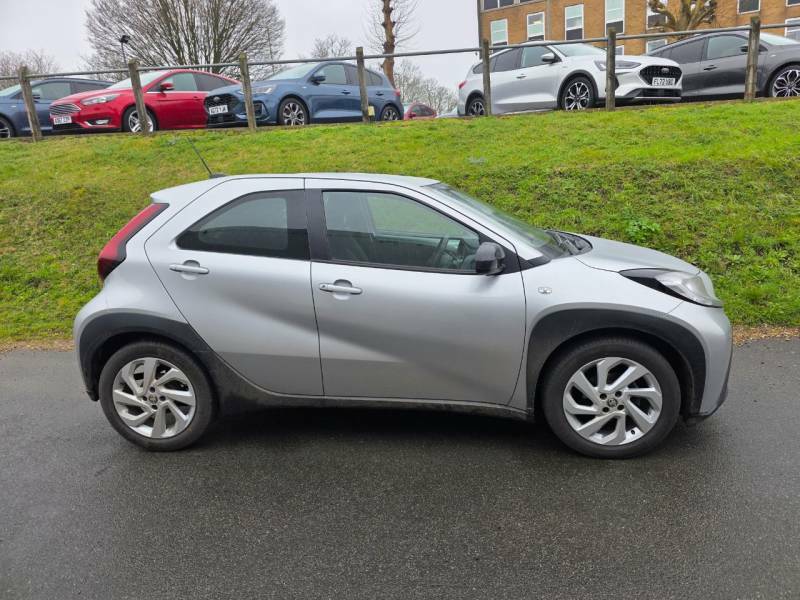 Toyota Aygo X 1.0 Vvt-i Pure - 2022 72 RK72YUL Silver #3