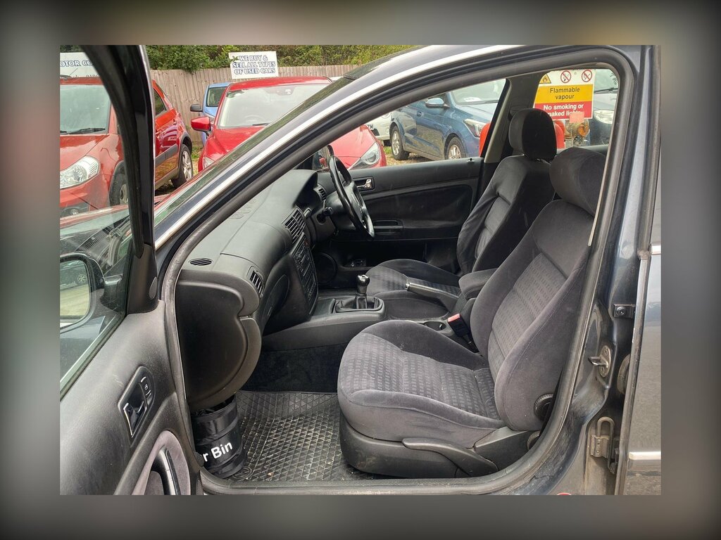 Volkswagen Passat 1.9 Tdi Pd S Grey #14