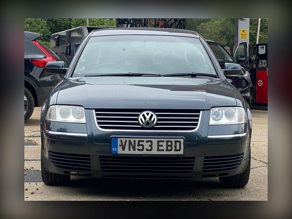 Volkswagen Passat 1.9 Tdi Pd S Grey #2