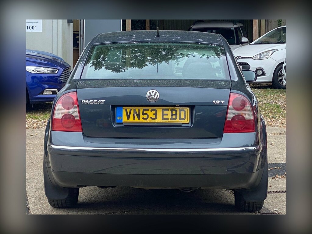 Volkswagen Passat 1.9 Tdi Pd S Grey #4