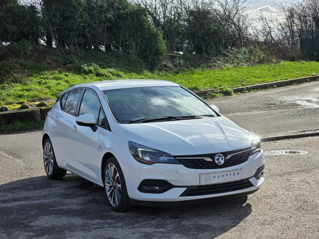 Vauxhall Astra 1.2L Sri Vx Line Nav CX20YUK White #2