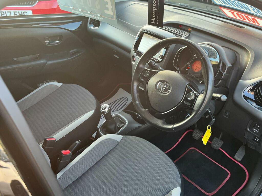 Toyota Aygo 1.0 Vvt-i X-press DG68UNM Black #4