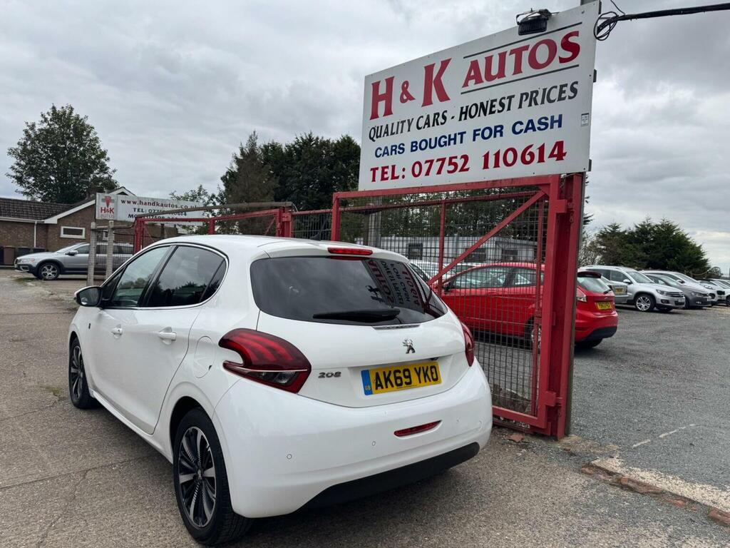 Peugeot 208 Hatchback 1.5 Bluehdi Tech Edition Euro 6 Ss AK69YKO White #4