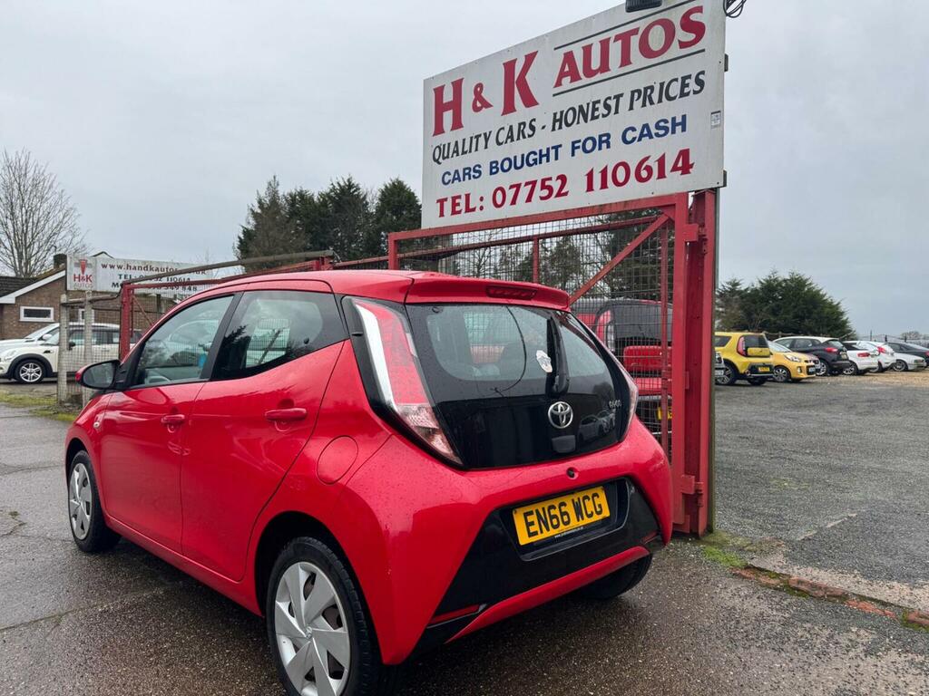 Toyota Aygo Hatchback 1.0 Vvt-i X-play Euro 5 Euro 5 2017 EN66WCG Red #4