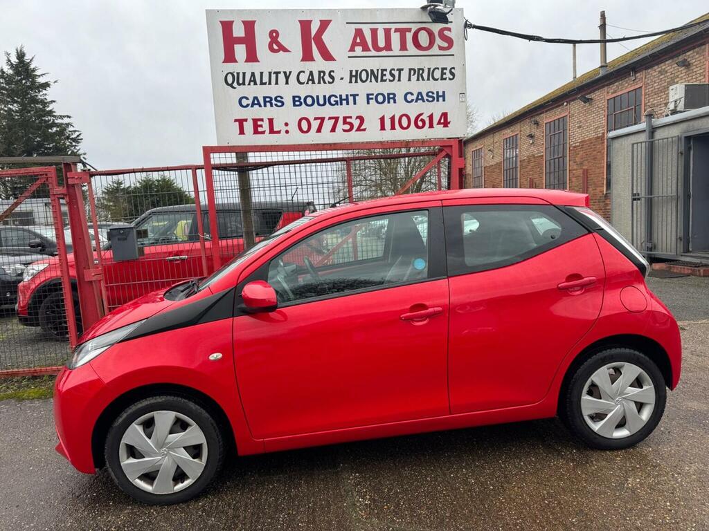 Toyota Aygo Hatchback 1.0 Vvt-i X-play Euro 5 Euro 5 2017 EN66WCG Red #3