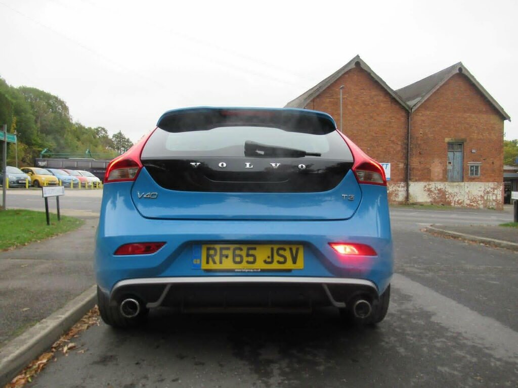 Volvo V40 Hatchback 2.0 T3 R-design Nav Euro 6 Ss 20 RF65JSV Blue #4