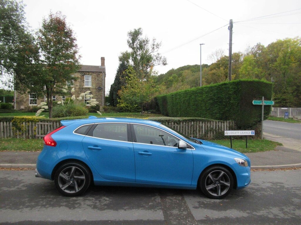 Volvo V40 Hatchback 2.0 T3 R-design Nav Euro 6 Ss 20 RF65JSV Blue #3