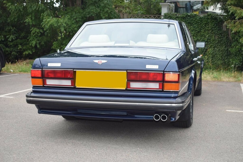 Bentley Turbo R 6.8 4dr Red #42
