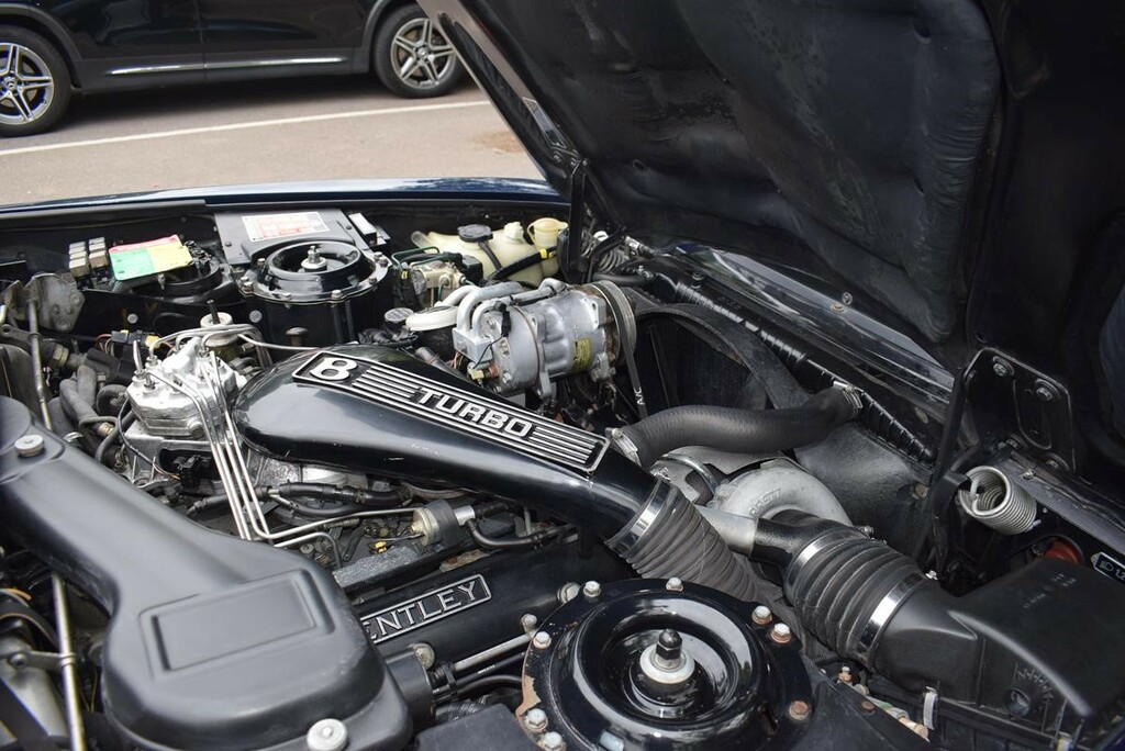 Bentley Turbo R 6.8 4dr Red #45