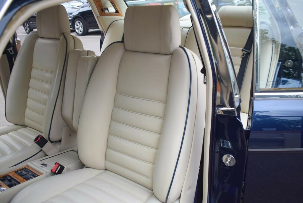 Bentley Turbo R 6.8 4dr Red #23