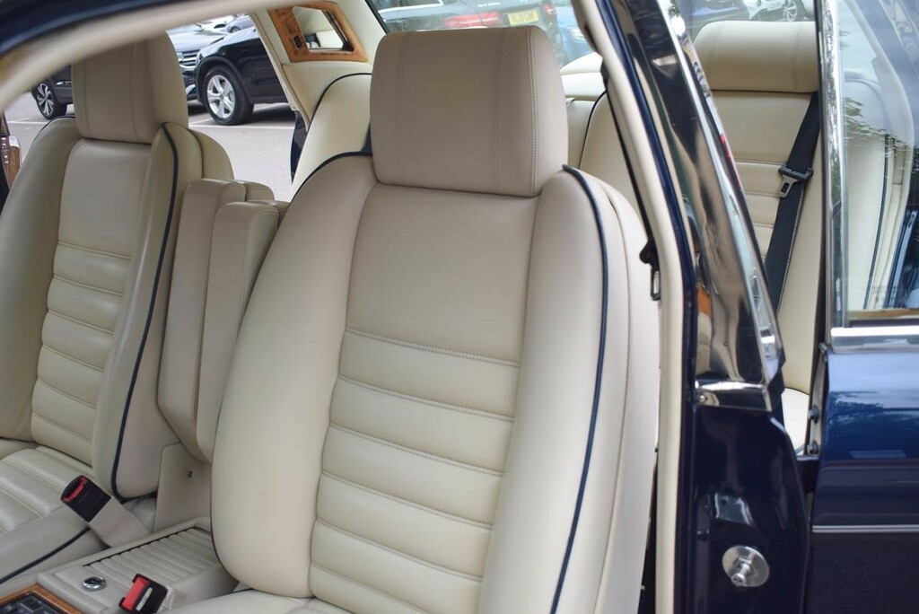 Bentley Turbo R 6.8 4dr Red #24