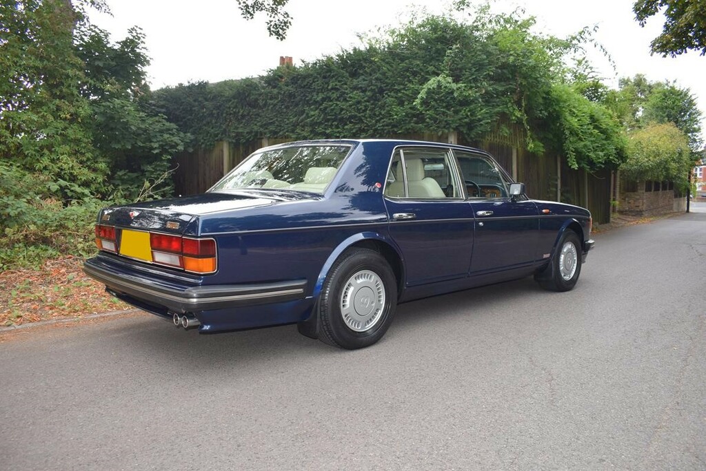 Bentley Turbo R 6.8 4dr Red #41