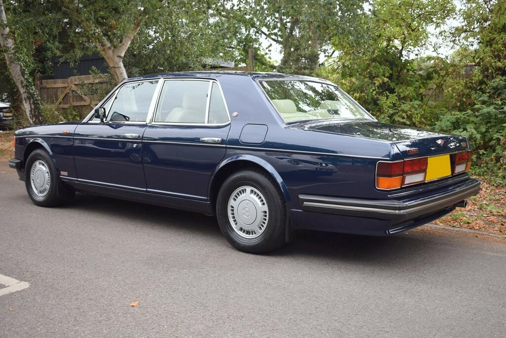 Bentley Turbo R 6.8 4dr Red #40