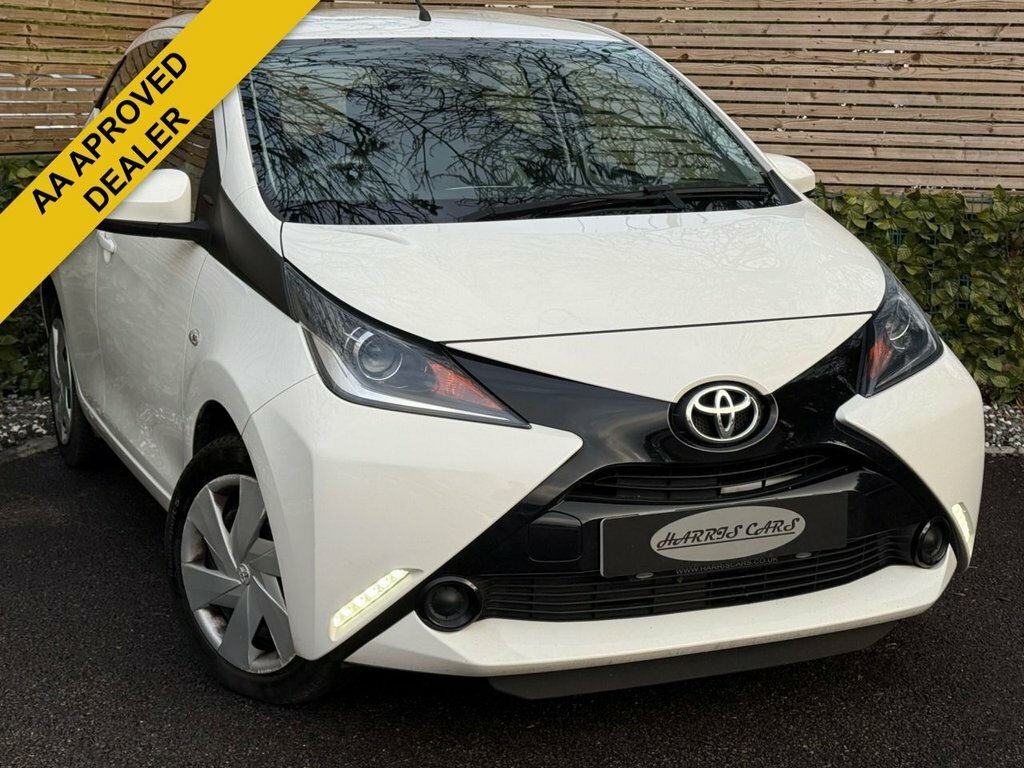 Toyota Aygo 1L X-play White
