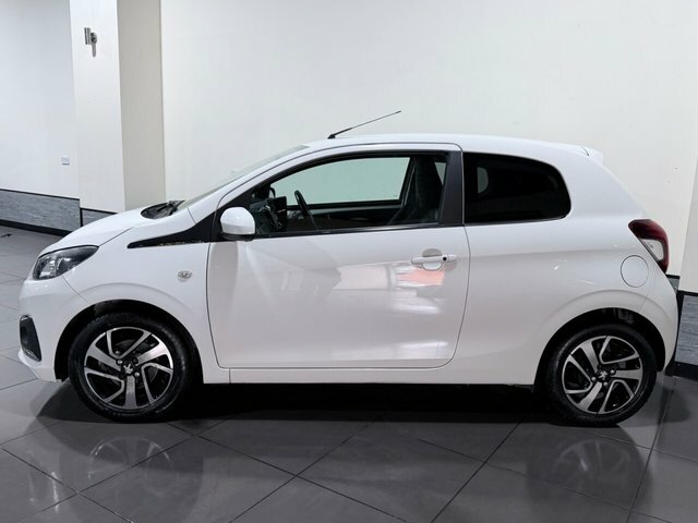 Peugeot 108 1.2 Puretech Allure Hatchback Eu MK66CZL White #4