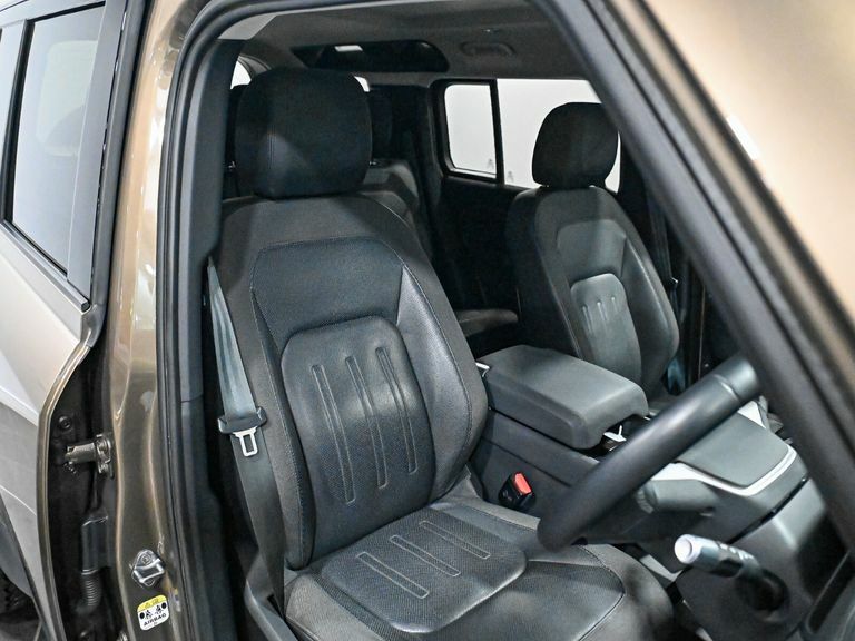 Land Rover Defender 110 2.0 D240 S 110 7 Seat NV70NBE Brown #3