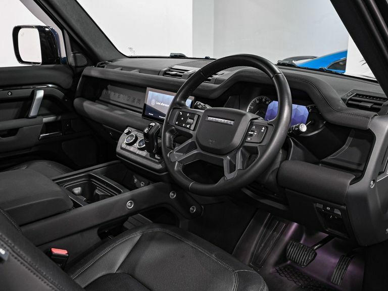 Land Rover Defender 90 3.0 D250 X-dynamic Se 90 YO22PCZ Black #2