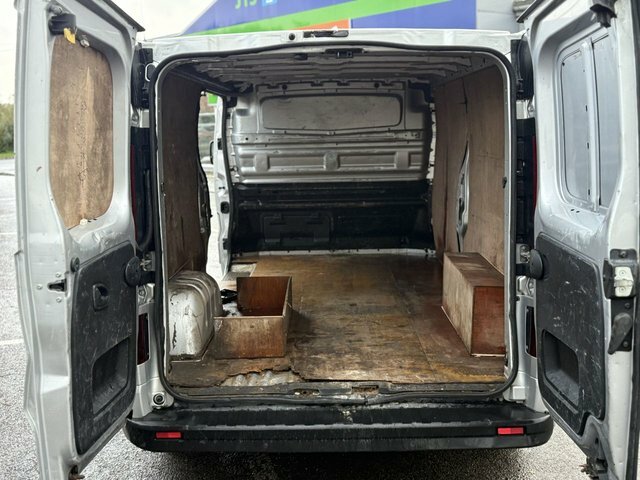Vauxhall Vivaro 1.6 Cdti 2900 Sportive Panel Van DN18XYV Silver #5