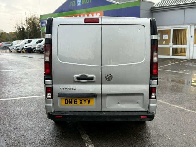 Vauxhall Vivaro 1.6 Cdti 2900 Sportive Panel Van DN18XYV Silver #4