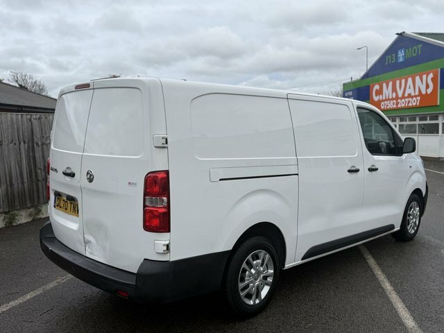 Vauxhall Vivaro 1.5 Turbo D 2900 Dynamic Panel Van 6Dr Manu DL70TNV White #4