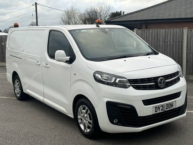 Vauxhall Vivaro 1.5 Turbo D 2900 Sportive Panel Van Man DY21OOH White #3