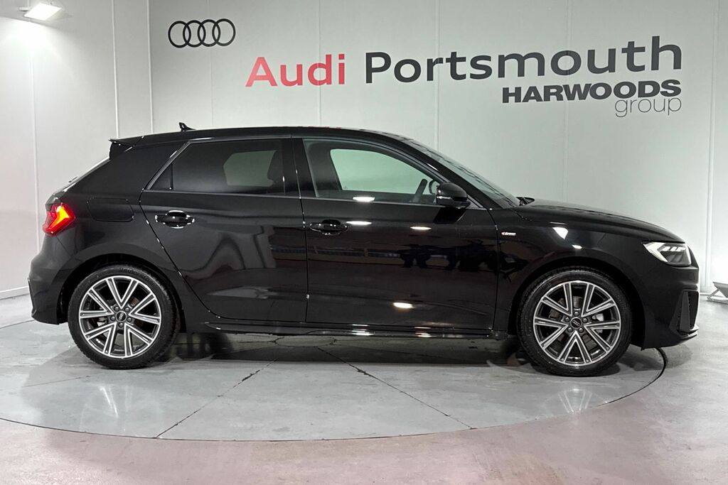 Audi A1 S Line Black #2