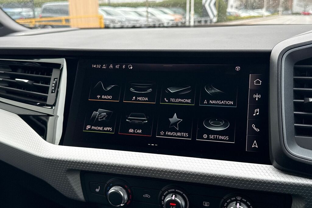 Audi A1 S Line Black #4