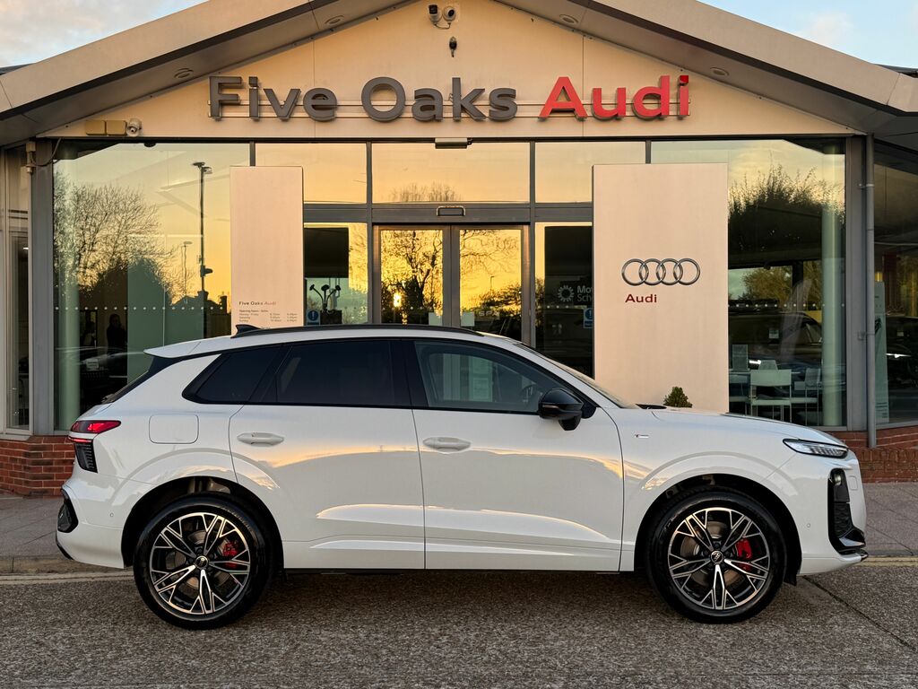 Audi Q3 Launch Edition GY75LFO Black #2