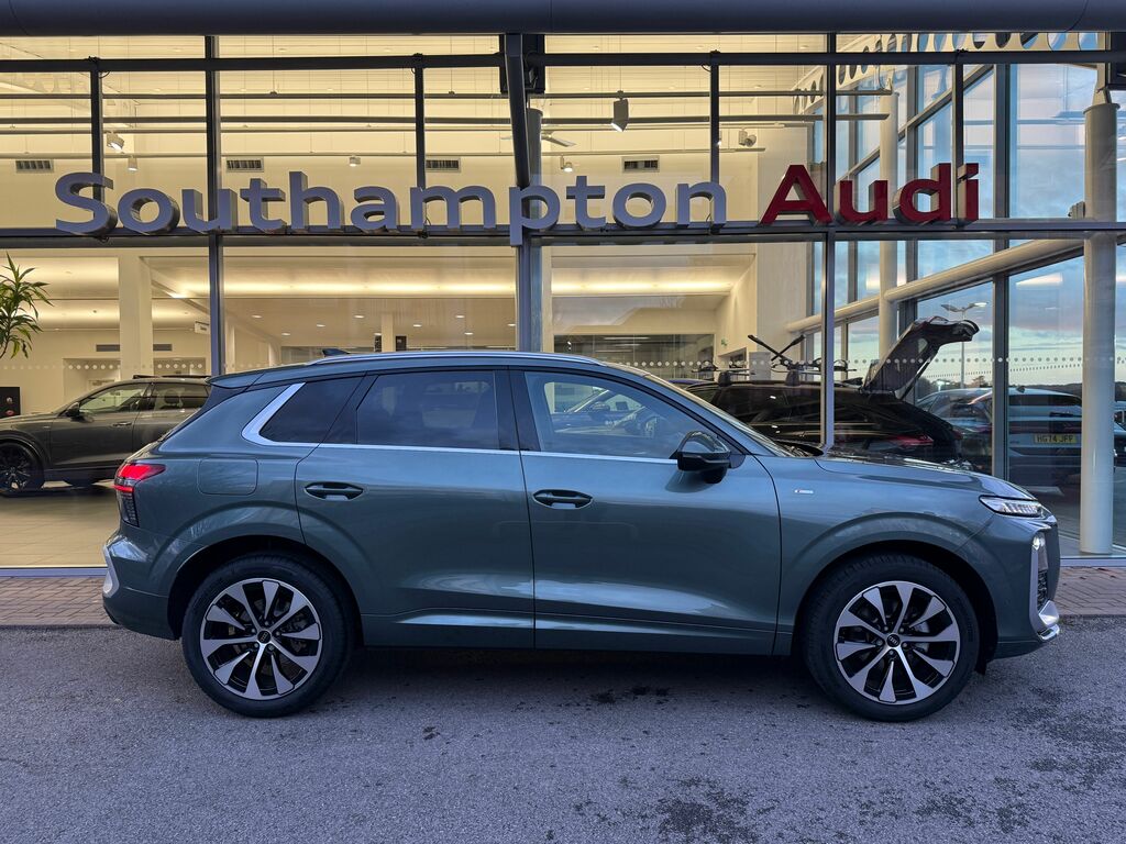 Audi Q3 Petrol HJ75UVE Green #2