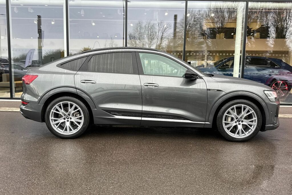 Audi E-tron Black Edition RJ72NWH Black #2