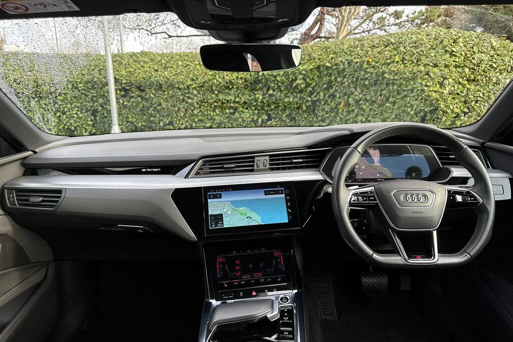 Audi E-tron Black Edition RJ72NWH Black #3